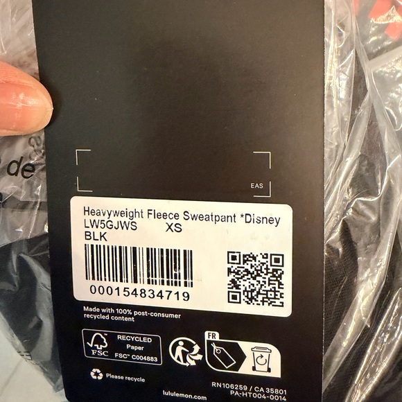 NWT Disney x lululemon Heavyweight Fleece Sweatpant in Black Size XSmall - Picture 5 of 6